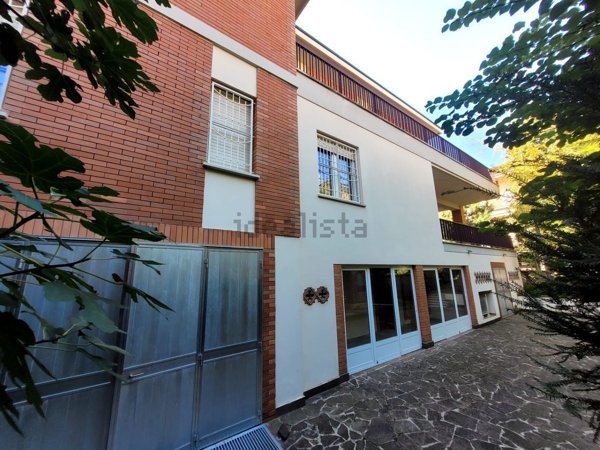 casa indipendente in vendita a Piacenza in zona Belvedere / Quartiere Duemila