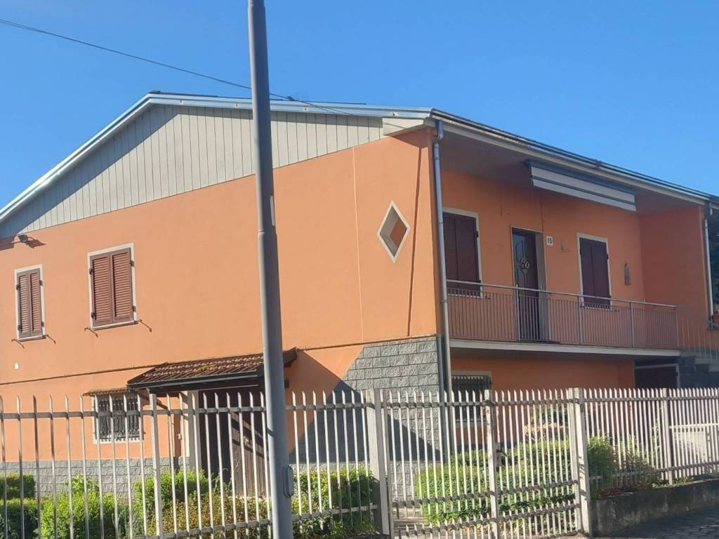 casa indipendente in vendita a Piacenza in zona Roncaglia / Fossadello