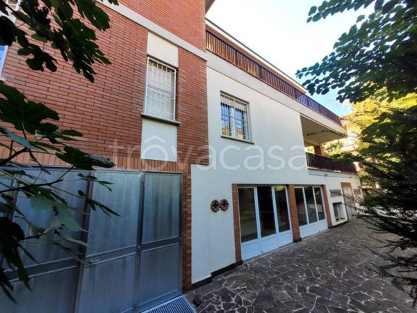 casa indipendente in vendita a Piacenza in zona Belvedere / Quartiere Duemila