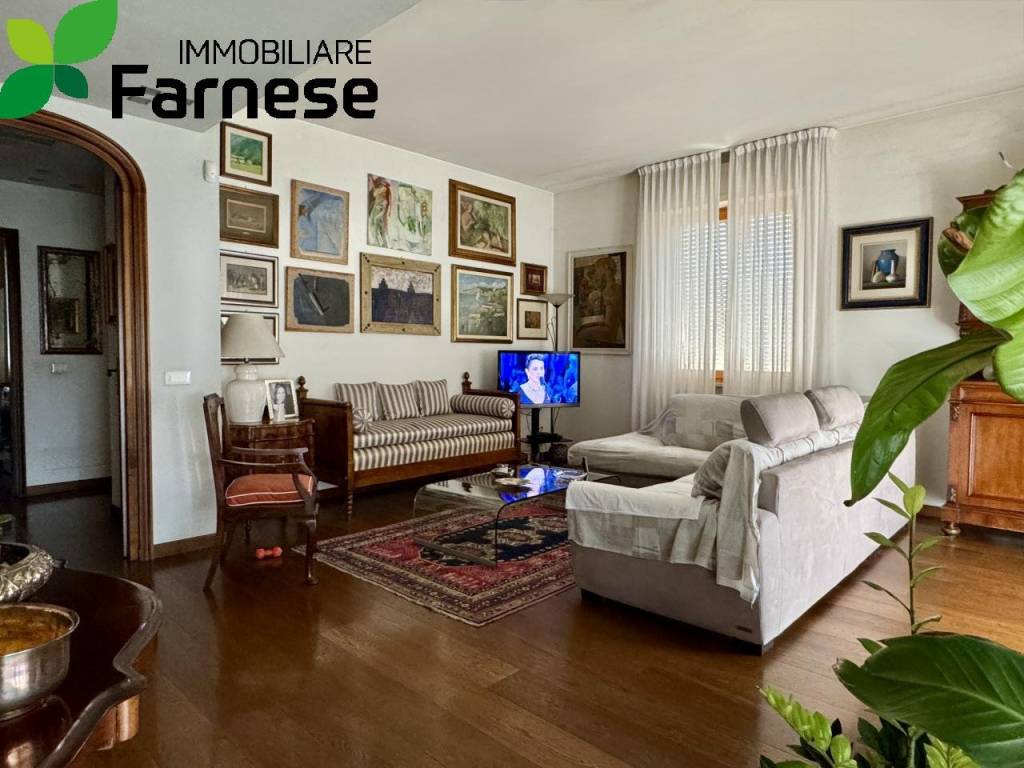 casa indipendente in vendita a Piacenza in zona Stadio