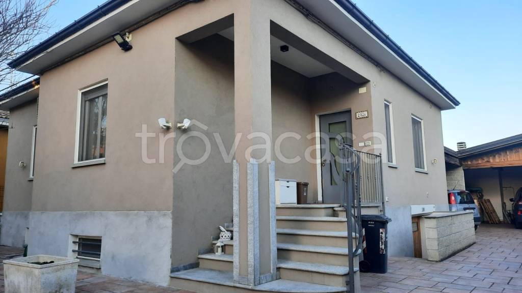 casa indipendente in vendita a Piacenza in zona Mucinasso