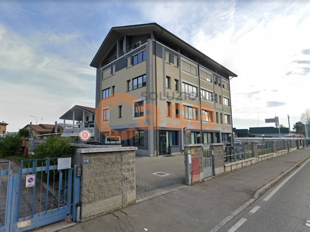 ufficio in vendita a Piacenza in zona Farnesiana