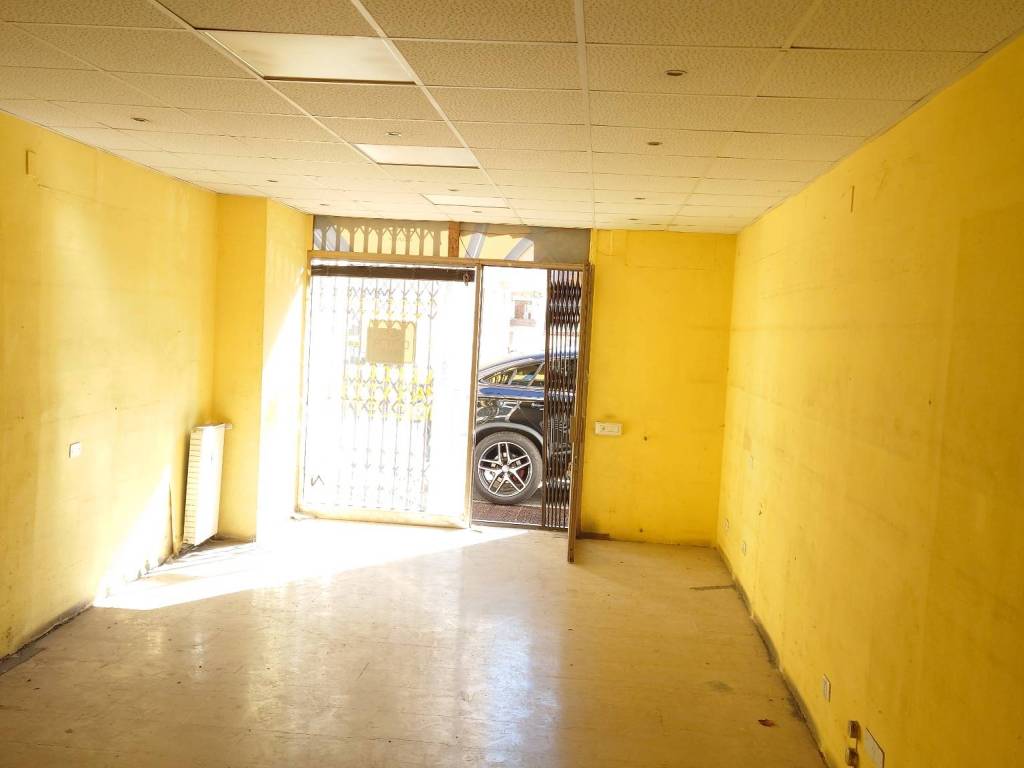 negozio in vendita a Piacenza in zona Centro Storico