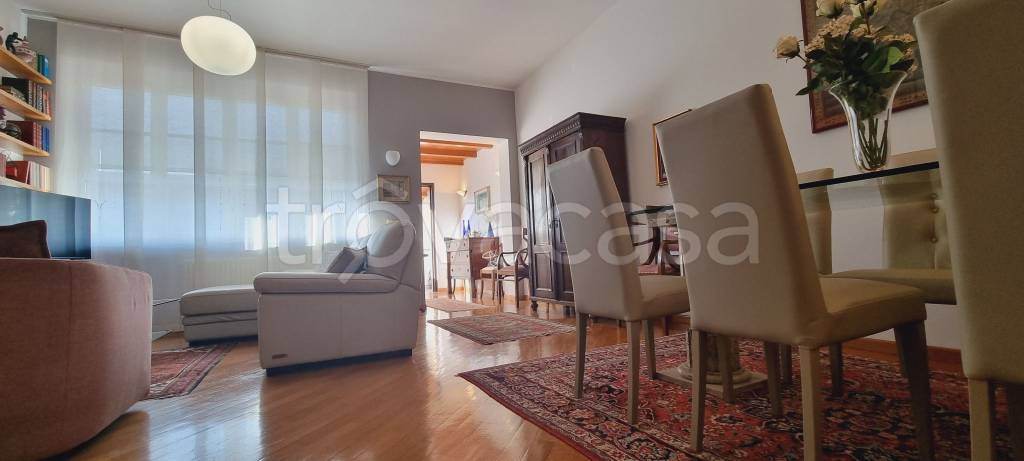 appartamento in vendita a Piacenza in zona Centro Storico