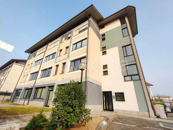 ufficio in vendita a Piacenza in zona Farnesiana