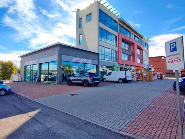 ufficio in vendita a Piacenza in zona Stadio