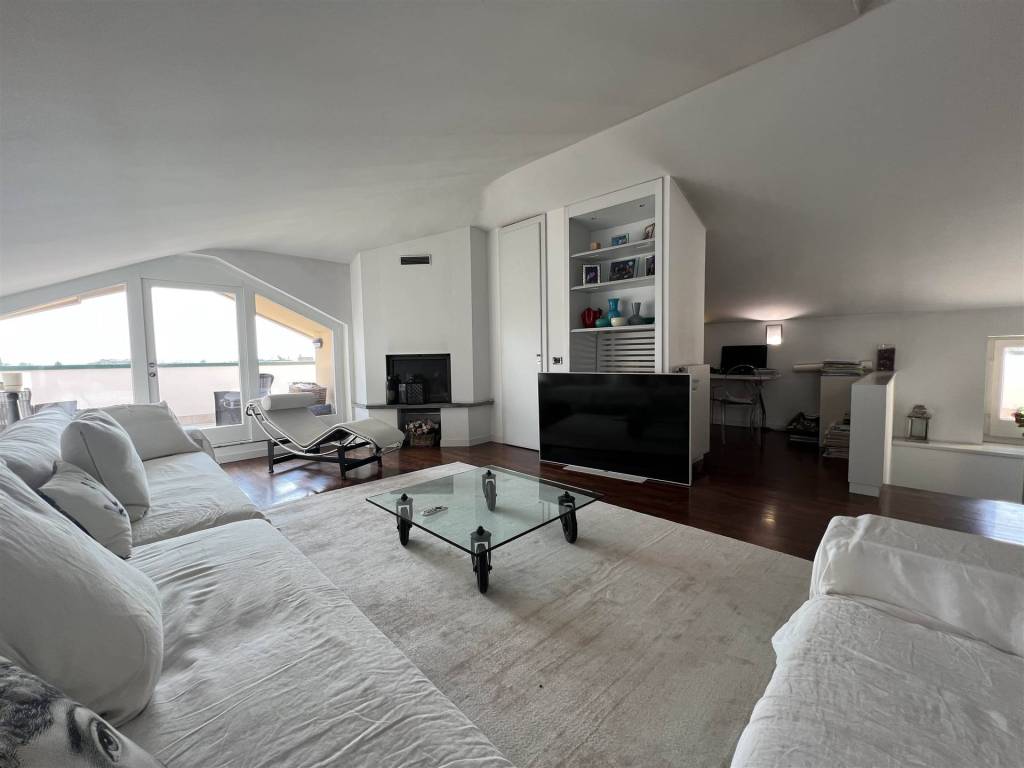 appartamento in vendita a Piacenza in zona Infrangibile