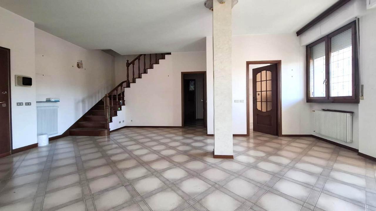 appartamento in vendita a Piacenza in zona Sant'Antonio a Trebbia