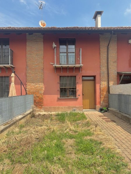 casa indipendente in vendita a Piacenza in zona Baia del Re