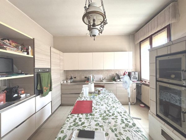 casa indipendente in vendita a Piacenza in zona Montale