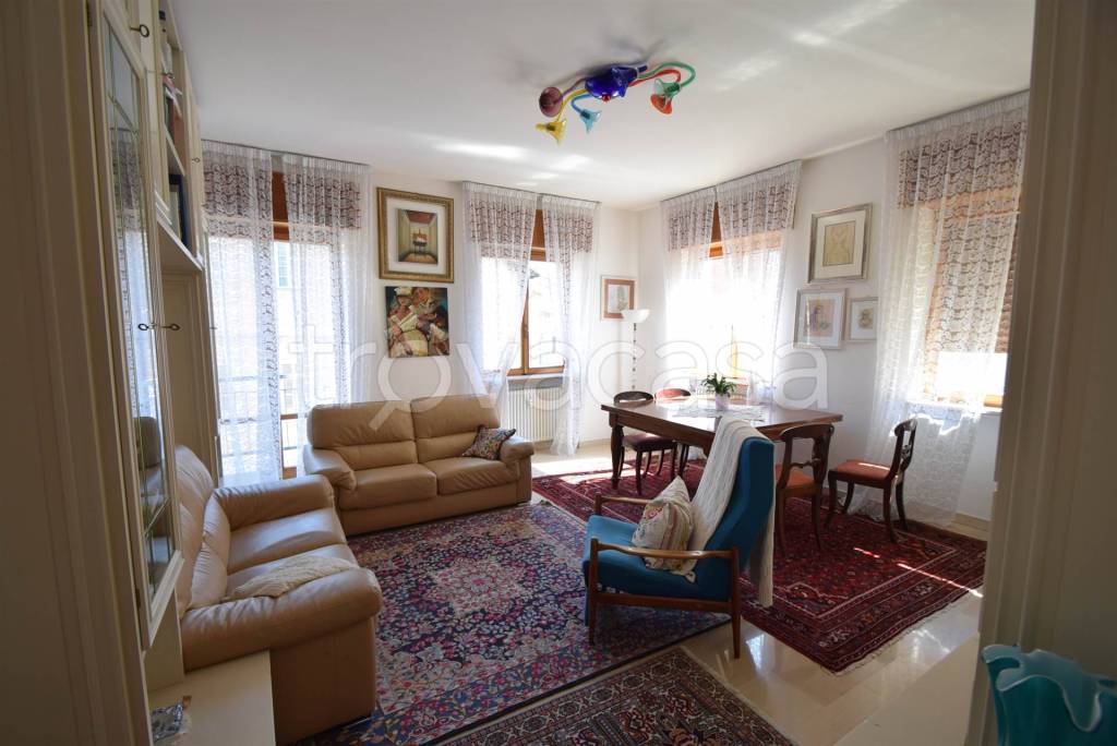 appartamento in vendita a Piacenza in zona Centro Storico