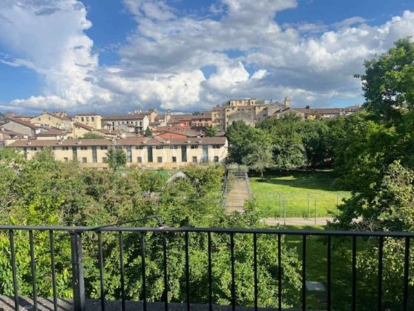 casa indipendente in vendita a Piacenza in zona Centro Storico