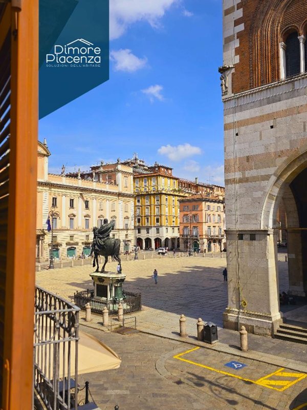 appartamento in vendita a Piacenza in zona Centro Storico
