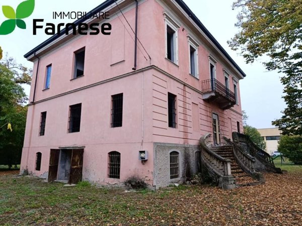 casa indipendente in vendita a Piacenza in zona Caorsana