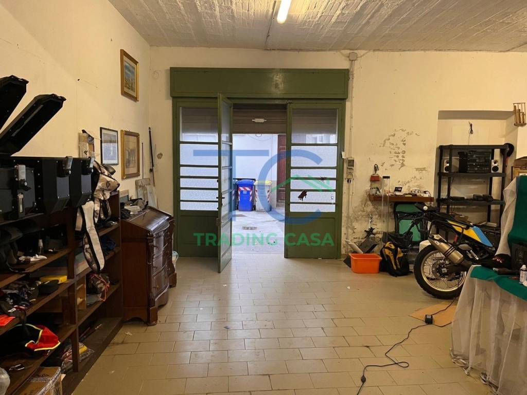 locale commerciale in vendita a Piacenza in zona Centro Storico