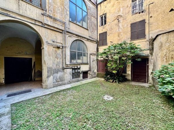 negozio in vendita a Piacenza in zona Barriera Genova