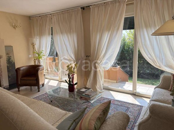 casa indipendente in vendita a Piacenza in zona Vallera