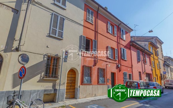 casa indipendente in vendita a Piacenza in zona Centro Storico