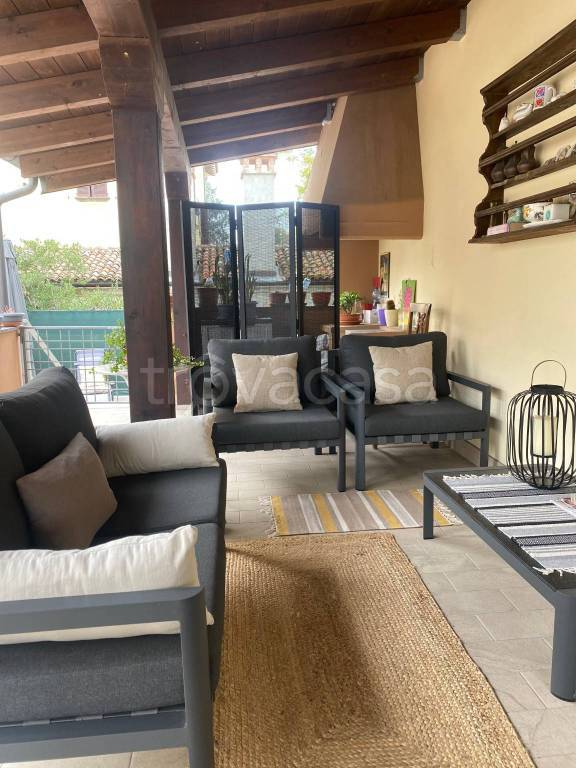 casa indipendente in vendita a Piacenza in zona Vallera