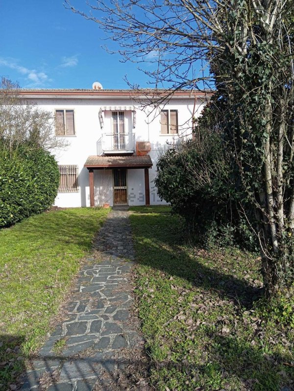 casa indipendente in vendita a Piacenza in zona Barriera Milano