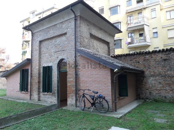 casa indipendente in vendita a Piacenza in zona Centro Storico