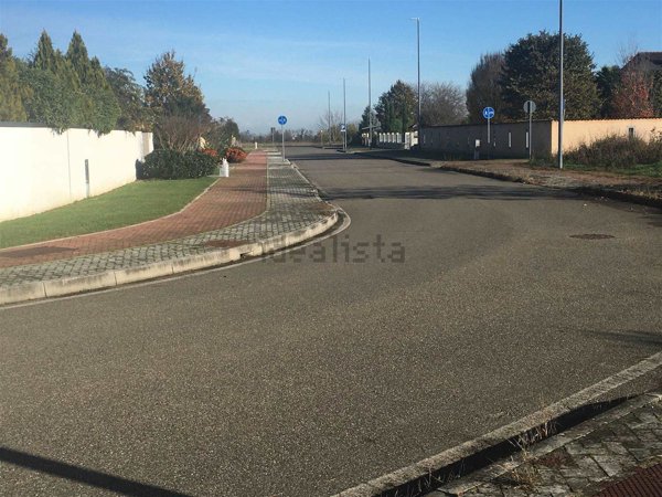 terreno edificabile in vendita a Piacenza in zona Vallera