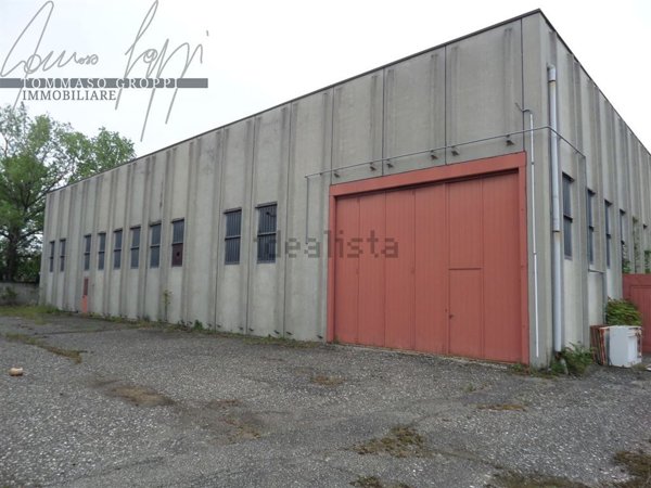 capannone in vendita a Piacenza in zona Centro Storico