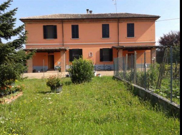 appartamento in vendita a Piacenza in zona Roncaglia / Fossadello