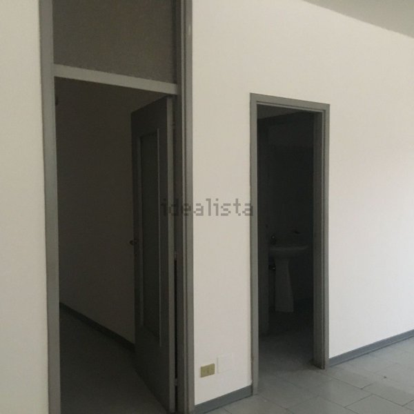 ufficio in vendita a Piacenza in zona Borgotrebbia