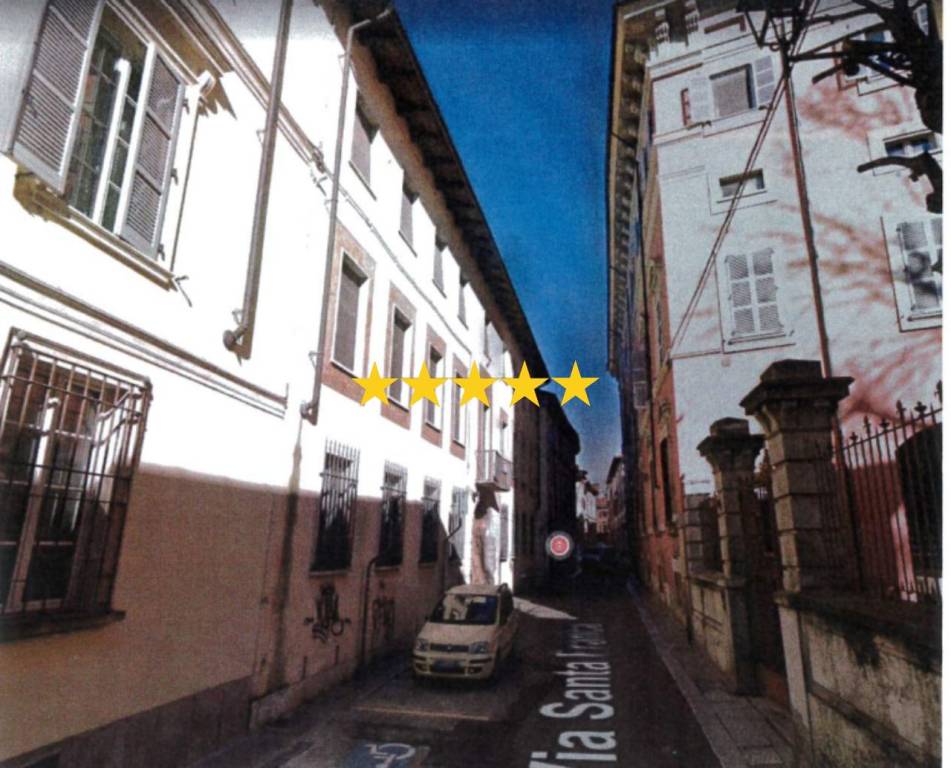 casa indipendente in vendita a Piacenza in zona Centro Storico