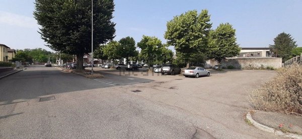 terreno edificabile in vendita a Piacenza in zona Infrangibile