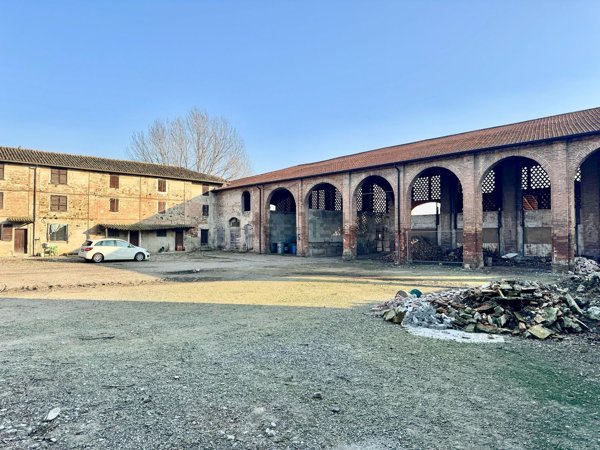 casa indipendente in vendita a Piacenza in zona Veggioletta