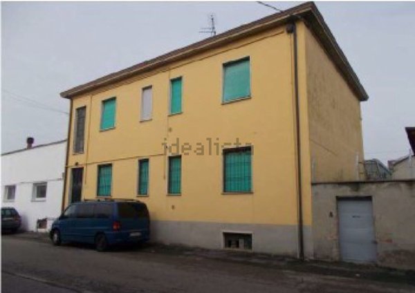 appartamento in vendita a Piacenza in zona Roncaglia / Fossadello