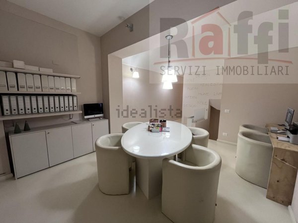 ufficio in vendita a Piacenza in zona Centro Storico