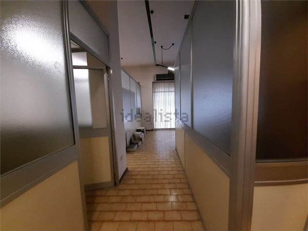 ufficio in vendita a Piacenza in zona Stadio