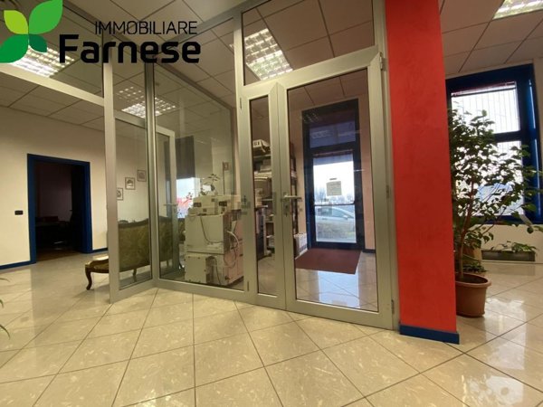 ufficio in vendita a Piacenza in zona Roncaglia / Fossadello