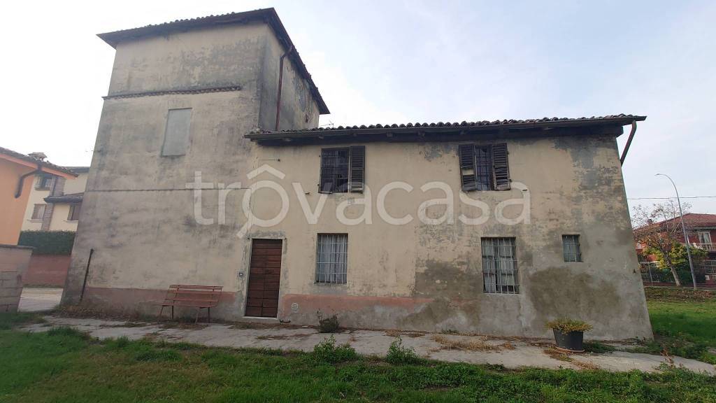 casa indipendente in vendita a Piacenza