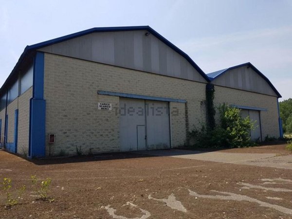 locale di sgombero in vendita a Piacenza in zona Veggioletta