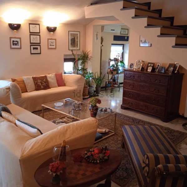 casa indipendente in vendita a Piacenza in zona Centro Storico