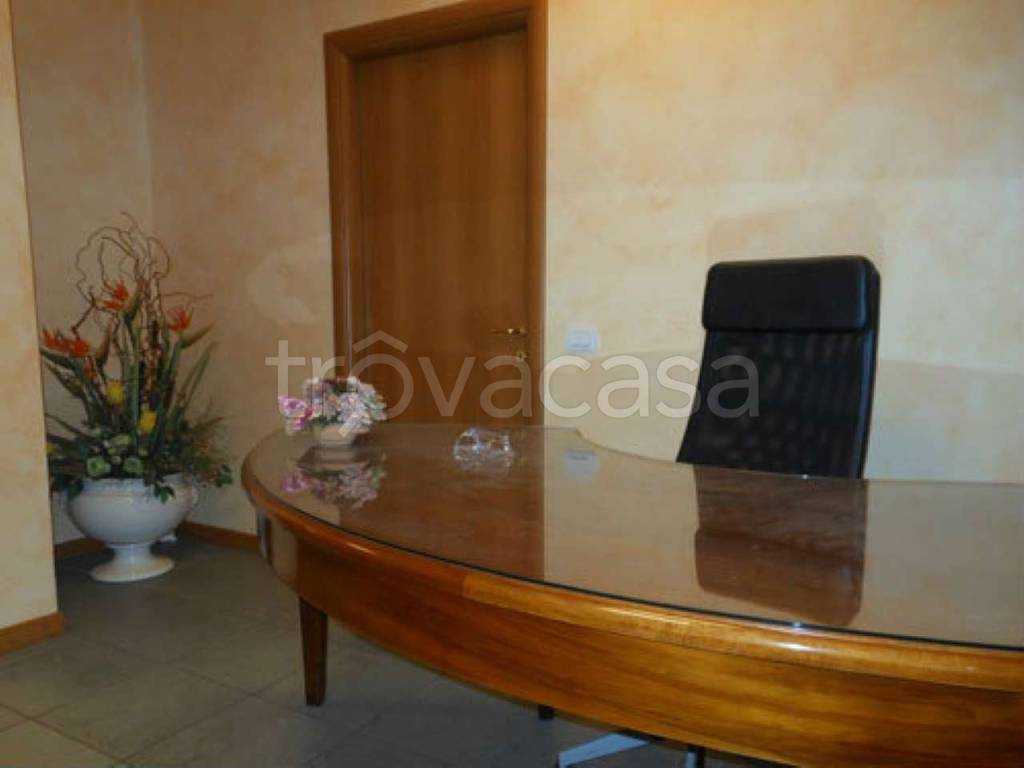 ufficio in vendita a Piacenza in zona Centro Storico