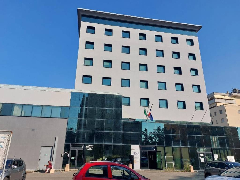 ufficio in vendita a Piacenza in zona Caorsana