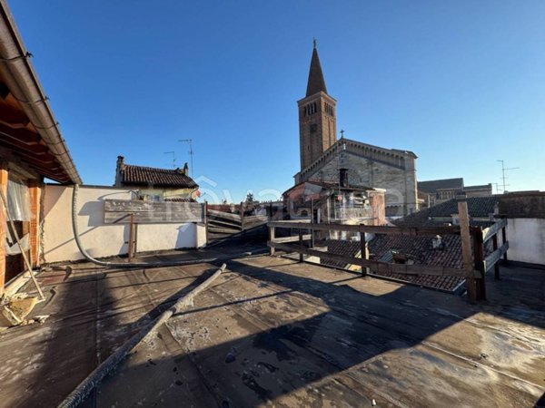 casa indipendente in vendita a Piacenza in zona Centro Storico