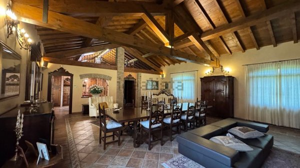 pentavano in vendita a Piacenza in zona Vallera