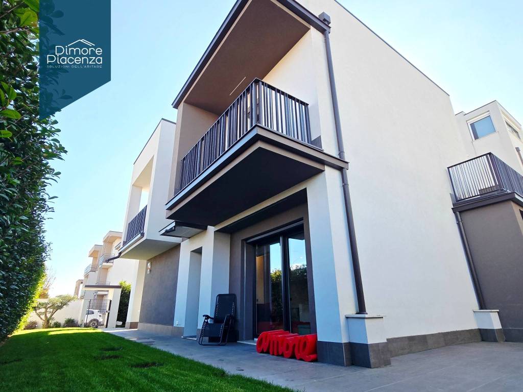 casa indipendente in vendita a Piacenza in zona Besurica