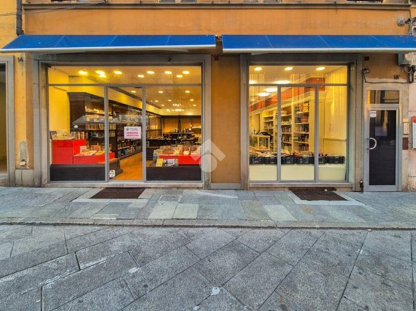 negozio in vendita a Piacenza in zona Centro Storico