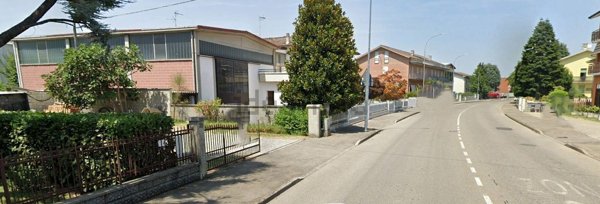 capannone in vendita a Piacenza in zona Veggioletta