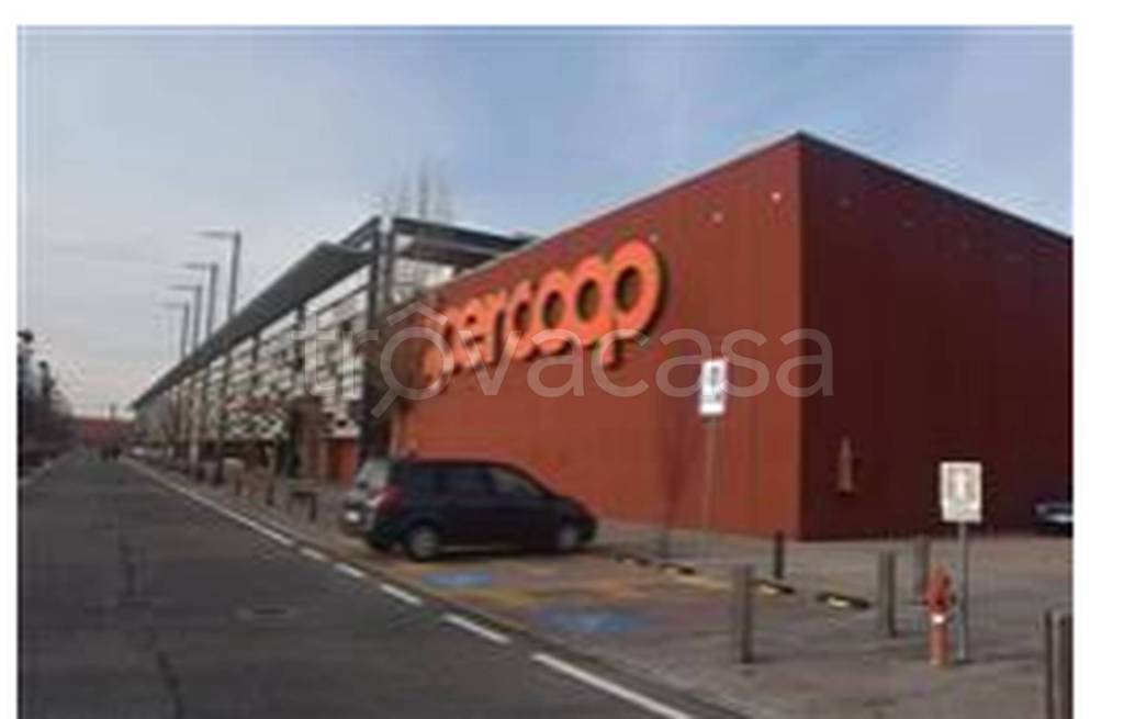 negozio in vendita a Piacenza