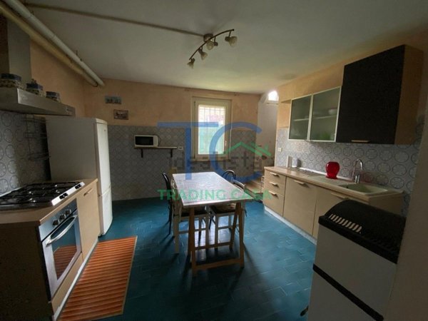 casa indipendente in vendita a Piacenza in zona Roncaglia / Fossadello