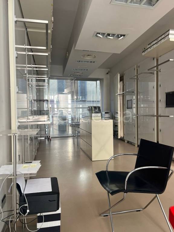 negozio in vendita a Piacenza in zona Centro Storico