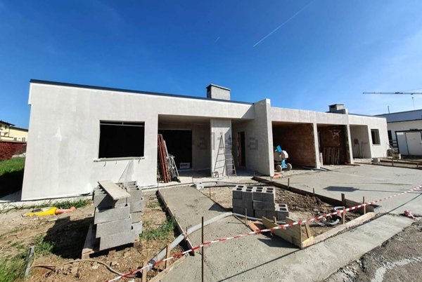 casa indipendente in vendita a Piacenza in zona La Verza